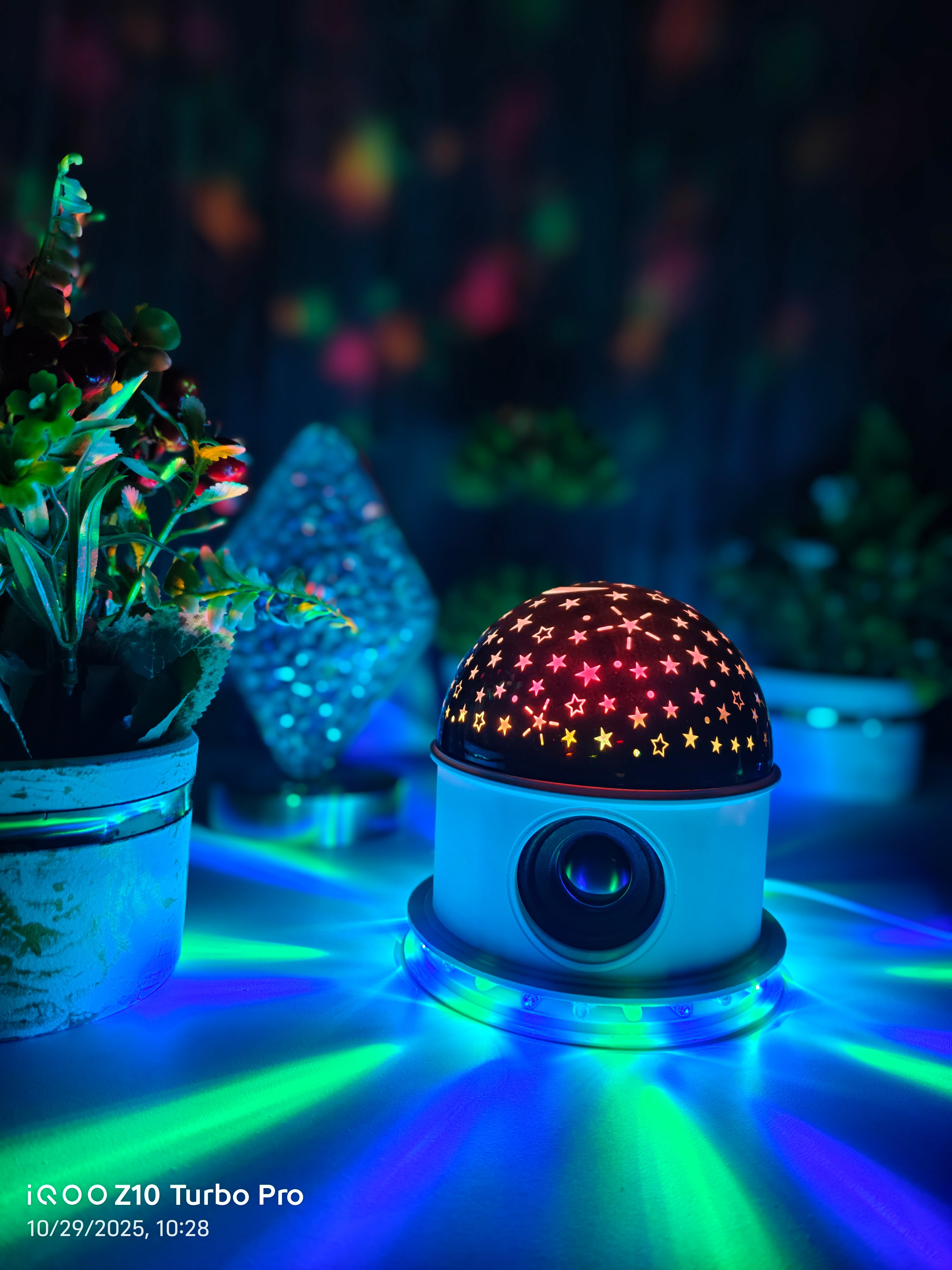 🔮 فيوزة – مصباح المجرة الذكي لأجواء استرخاء ودفء 🌌